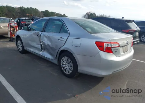 2013 Toyota Camry L z USA, uszkodzony, nr VIN 4T4BF1FKXDR308928